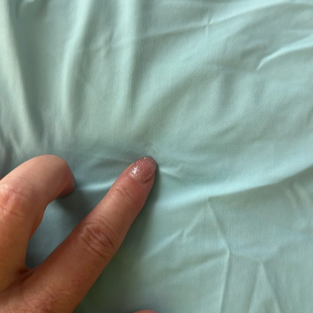 Lululemon High Neck Split Hem Run Tank in Icing Blue Sz 2! - Picture 5 of 9